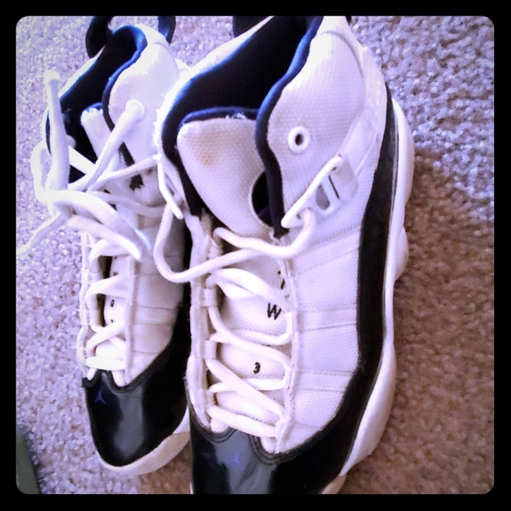 Jordan boys shoes size 3y